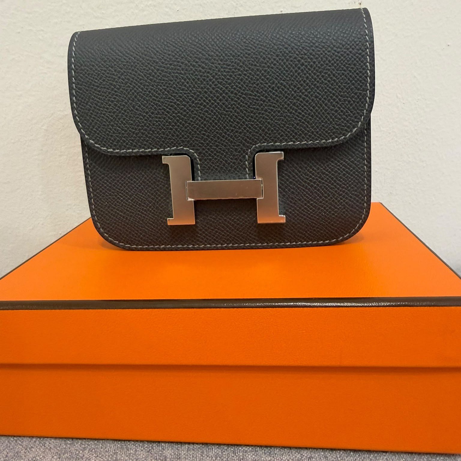 hermes-constance-slim-graphite-photo Hermes Constance Slim Wallet, Graphite, Epsom, Palladium Hardware