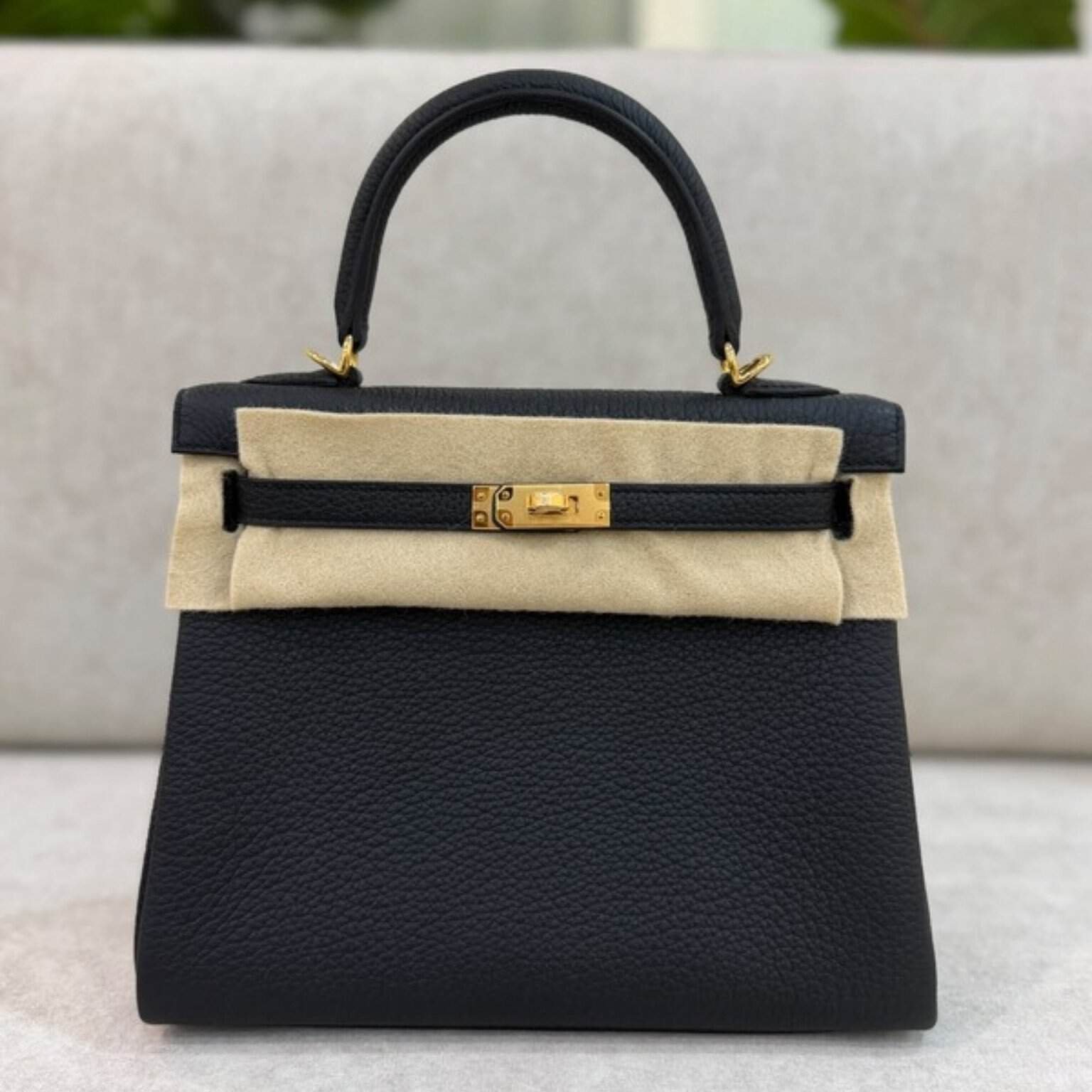 hermes-kelly-25-retourne-black-togo Hermès Kelly 25 Retourne Black Togo gold hardware, brand new